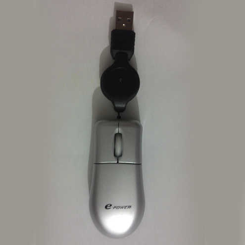 עכבר אופטי זעיר עם כבל USB נמתח